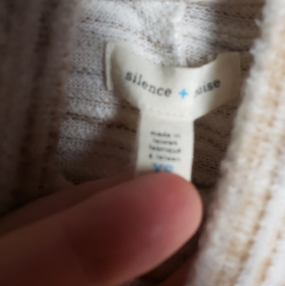 SILENCE & NOISE Urban Outfitters Sweater! - Picture 4 of 5